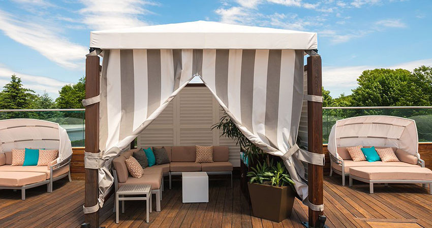 Mohegan Sun Pool & Cabana