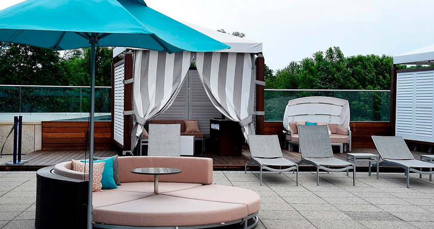 Mohegan Sun Pool & Cabana